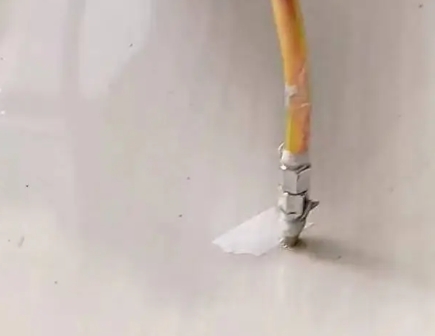 湛河瓷砖空鼓维修公司专业解答在瓷砖铺贴过程中，如果使用的砂料过粗（如全部使用了粗砂），可能会导致以下问题